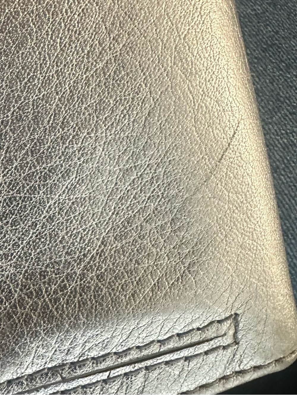 Fossil Maddox Vintage Leather Long Trifold Snap Wallet in Silver - Picture 10 of 10